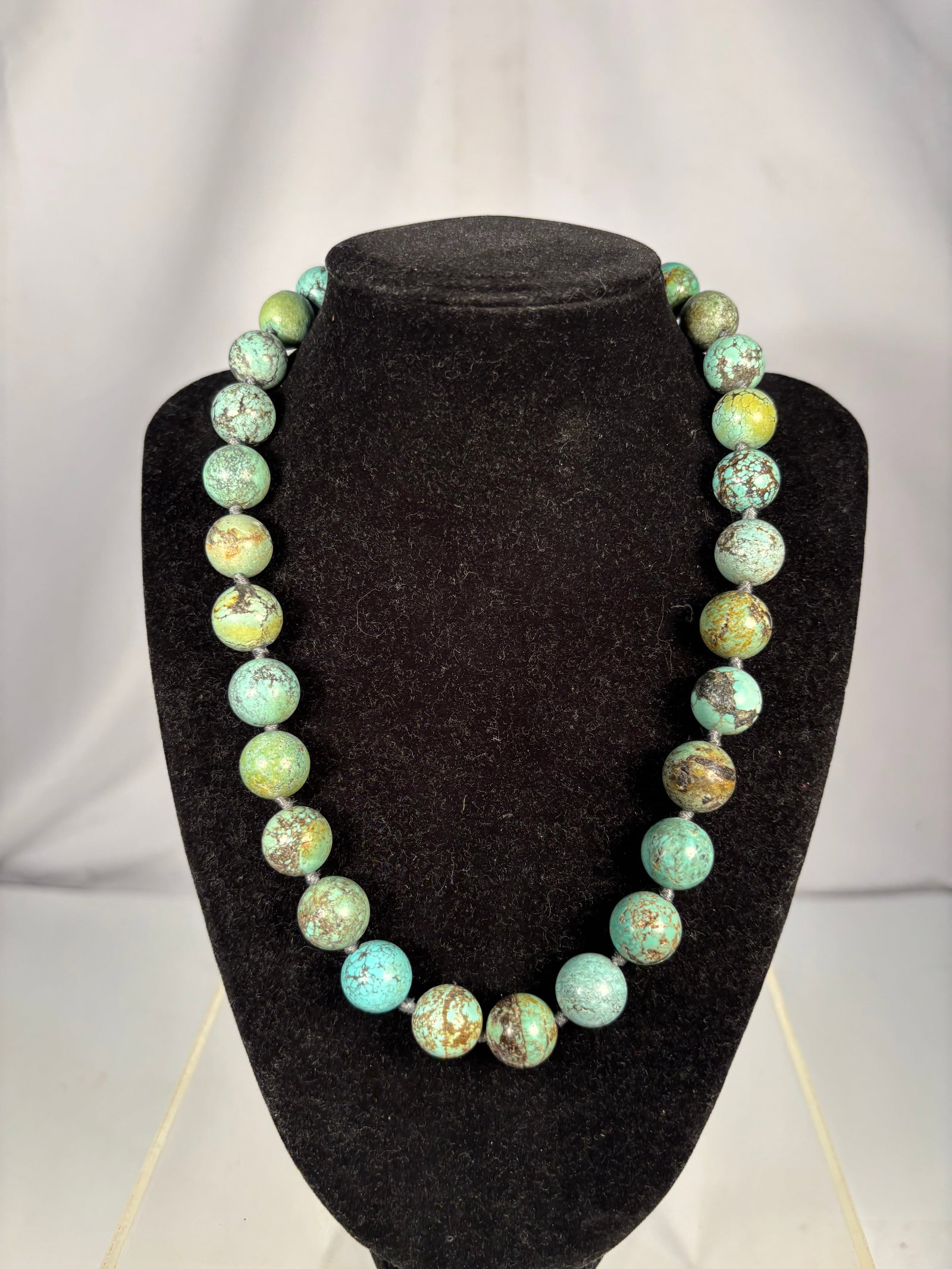 Natural Turquoise Graduated Round Bead Necklace, 19 in., 89.3 g (1 of 7)