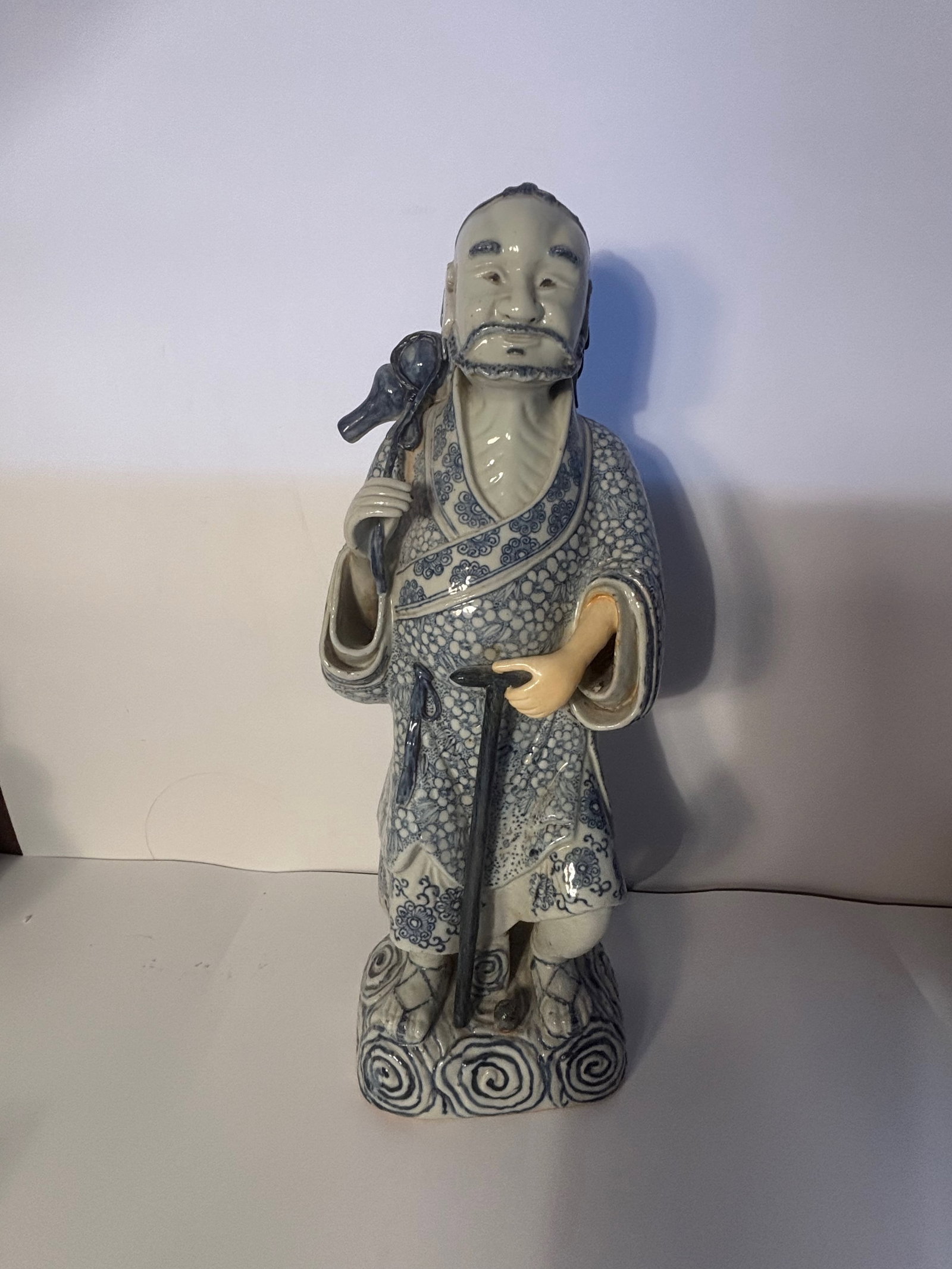 A Large Chinese blue and white porcelain statue: Qing dynasty (1644-1912),Dimensions? Height: 19 inches