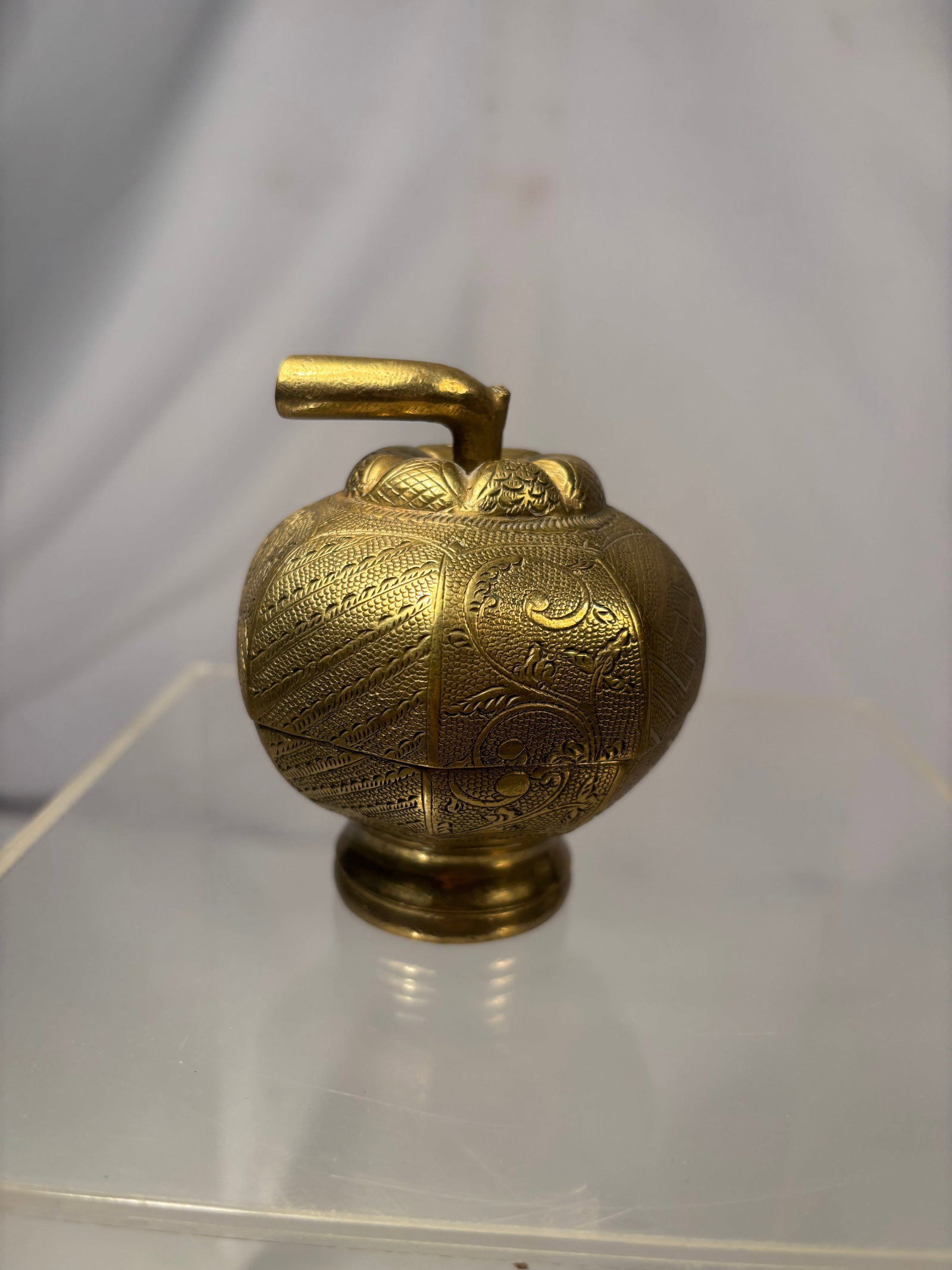 Antique Islamic or Southeast Asian Engraved Brass Octagonal Betel Nut Box 19th century (1 of 16)