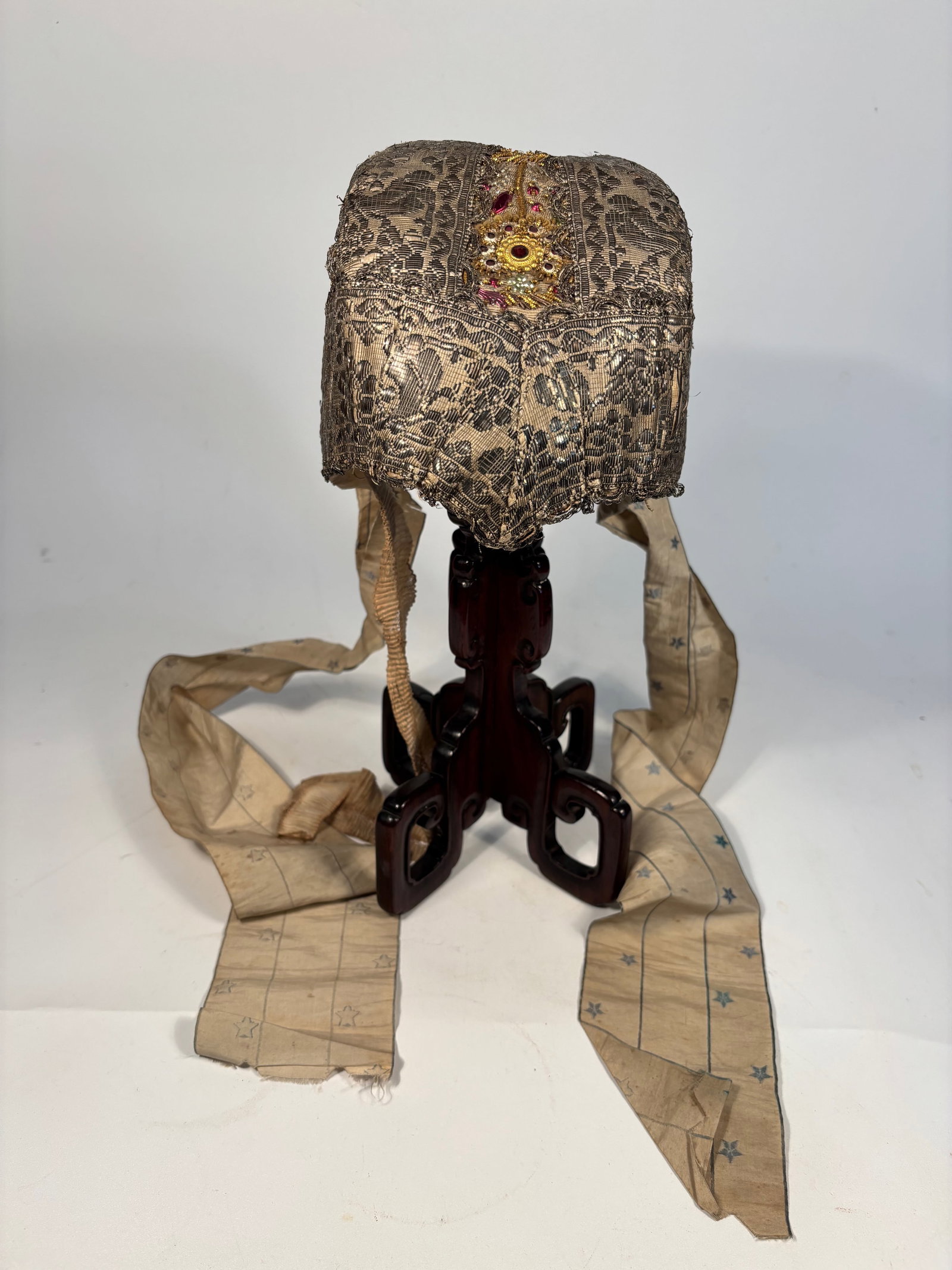 An European Women’s Coif Headdress, Gold Lace and Jeweled Embroidery, ca. 1800: An exquisite and rare example of 18th-century European aristocratic fashion, this antique women’s coif (or cap) showcases exceptional craftsmanship and opulence. Likely worn by a noblewoman for