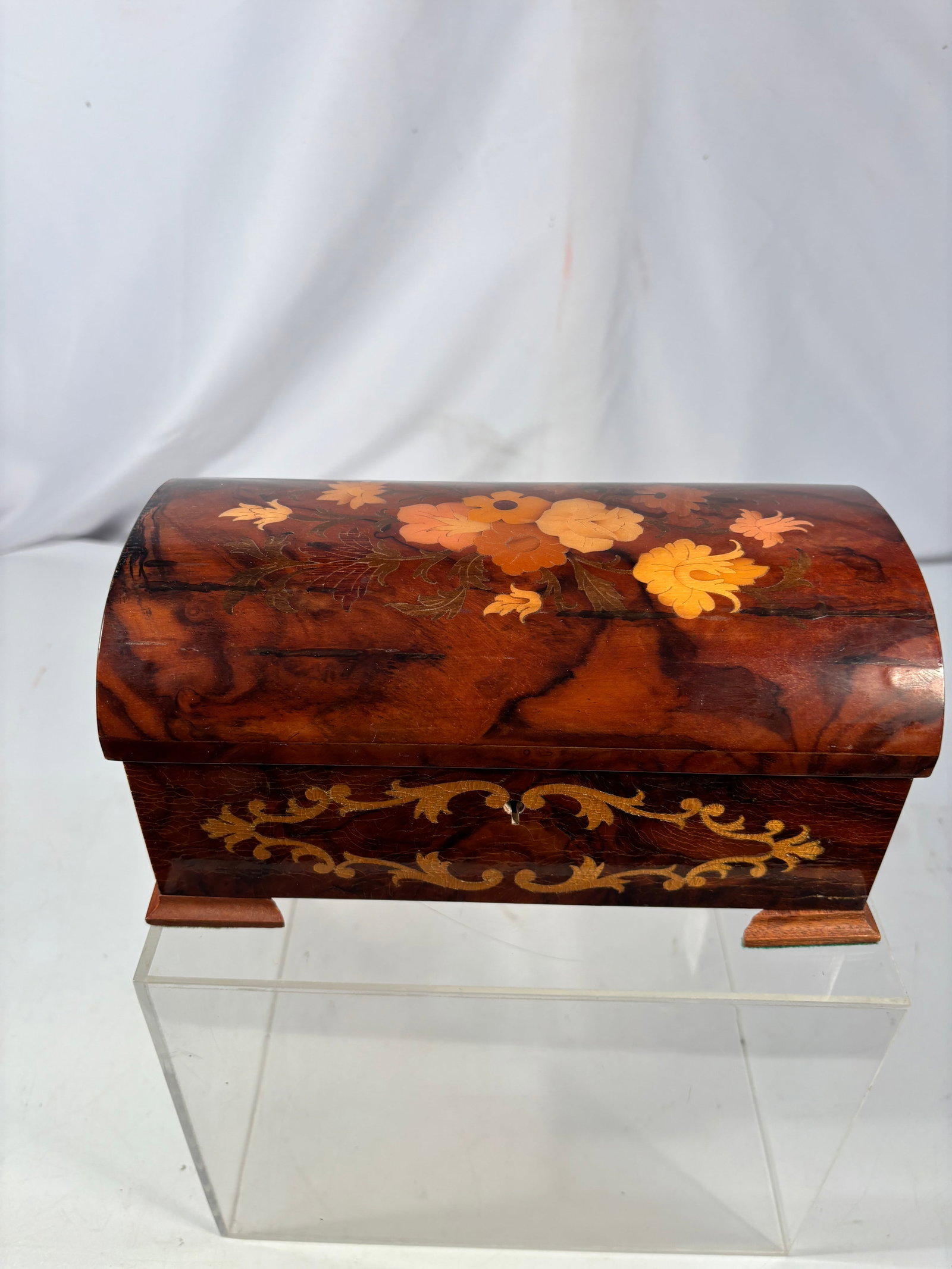 Vintage Swiss Reuge “Romance?? Burl Wood Inlaid Musical Jewelry Box: Vintage Swiss Reuge “Romance” musical jewelry box, featuring a beautifully figured burl wood veneer case with floral marquetry inlay on the domed lid and front. Raised on shaped feet, the box 