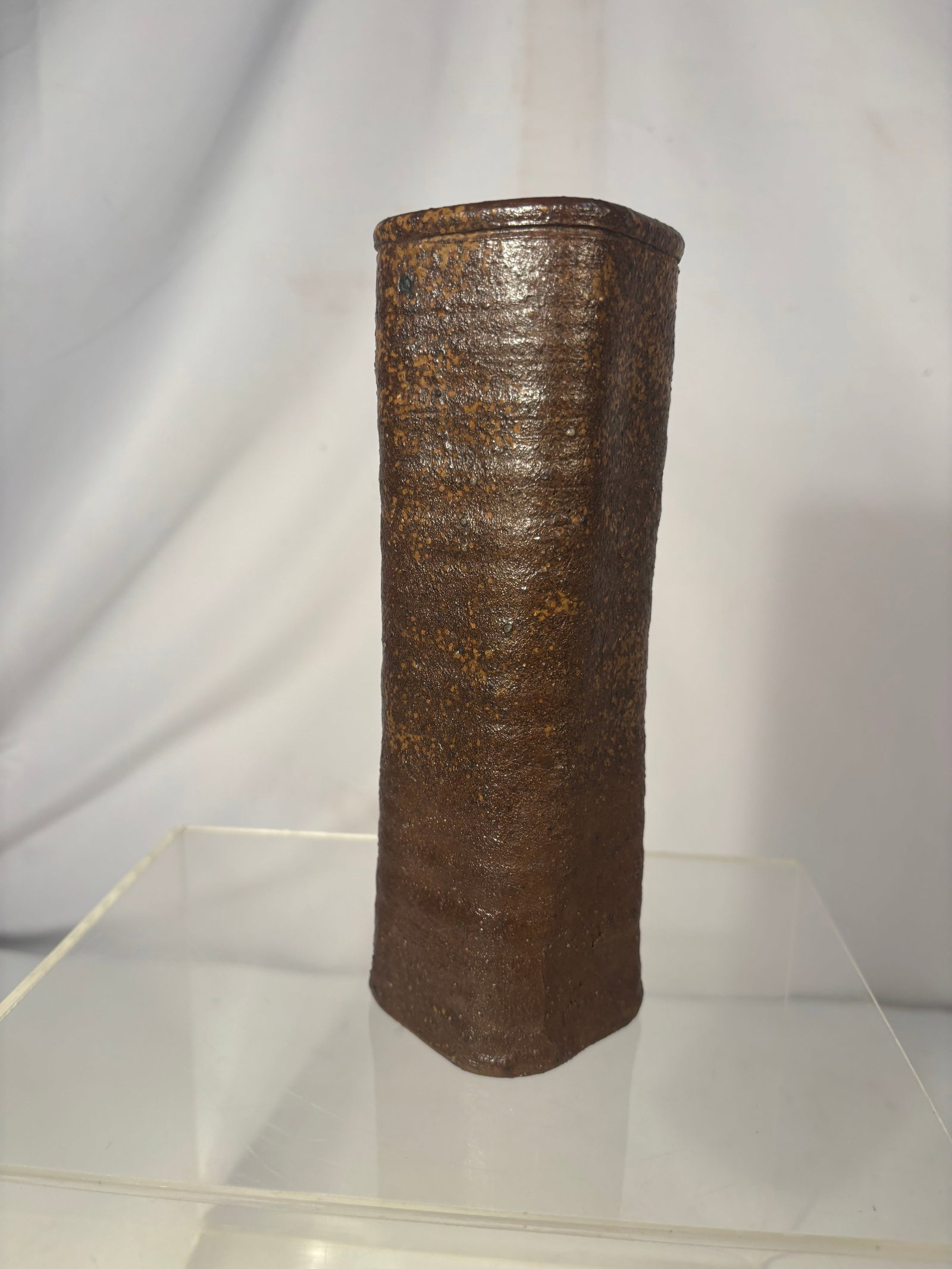 Japanese Bizen Ware Twisted Tetragonal Flower Vase (Hanaire), Kaneshige Family Kiln (Kaneshige (1 of 8)
