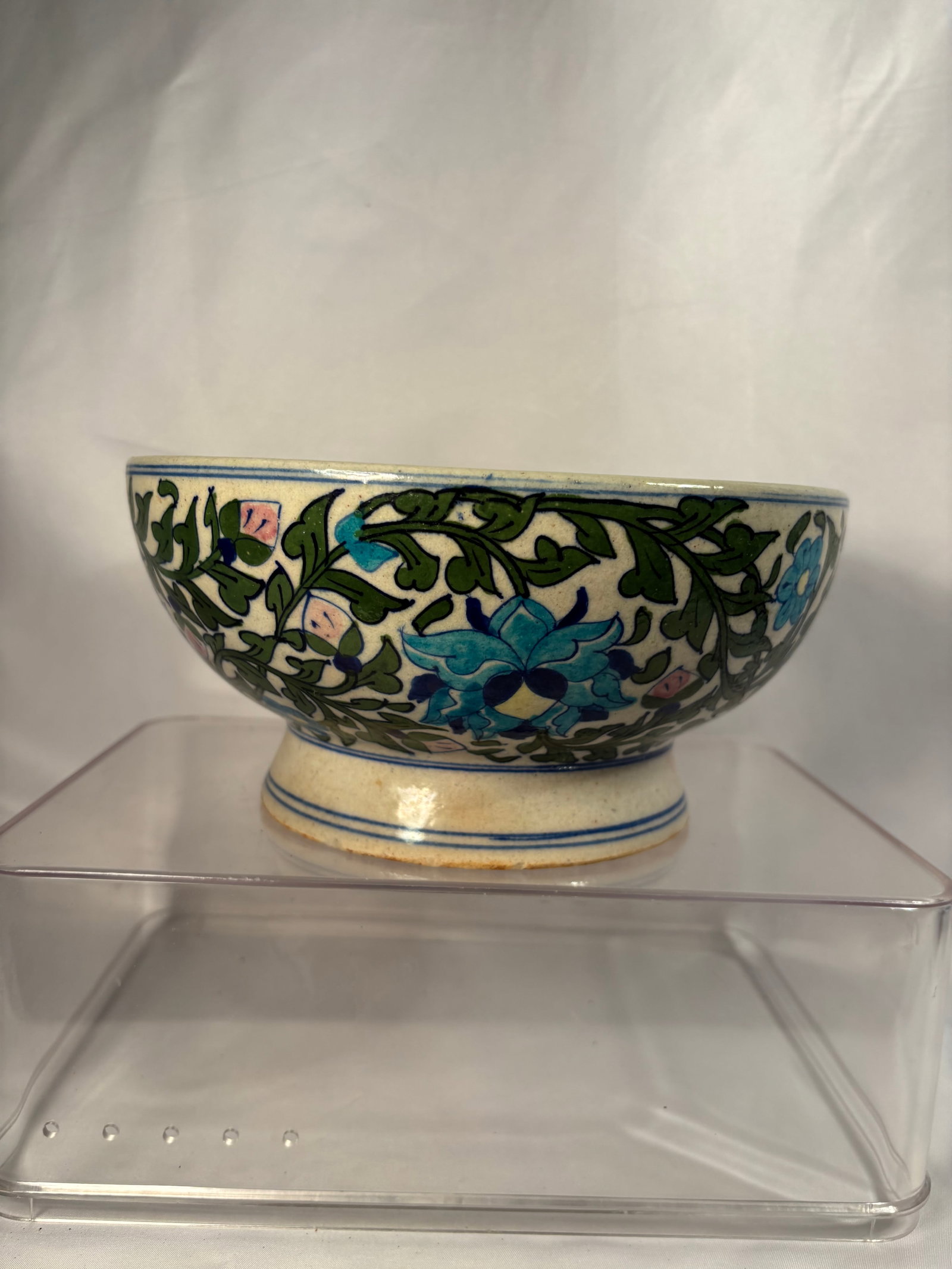An Iznik-Style Faience Footed Bowl, European School, Late 19th/Early 20th Century" (1 of 11)