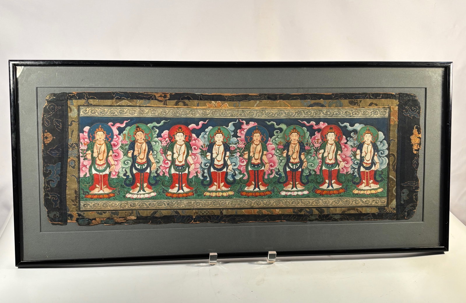 A Himalayan Banner Thangka Depicting Eight Bodhisattvas, Retaining Its Original Two-Layer Silk (1 of 12)