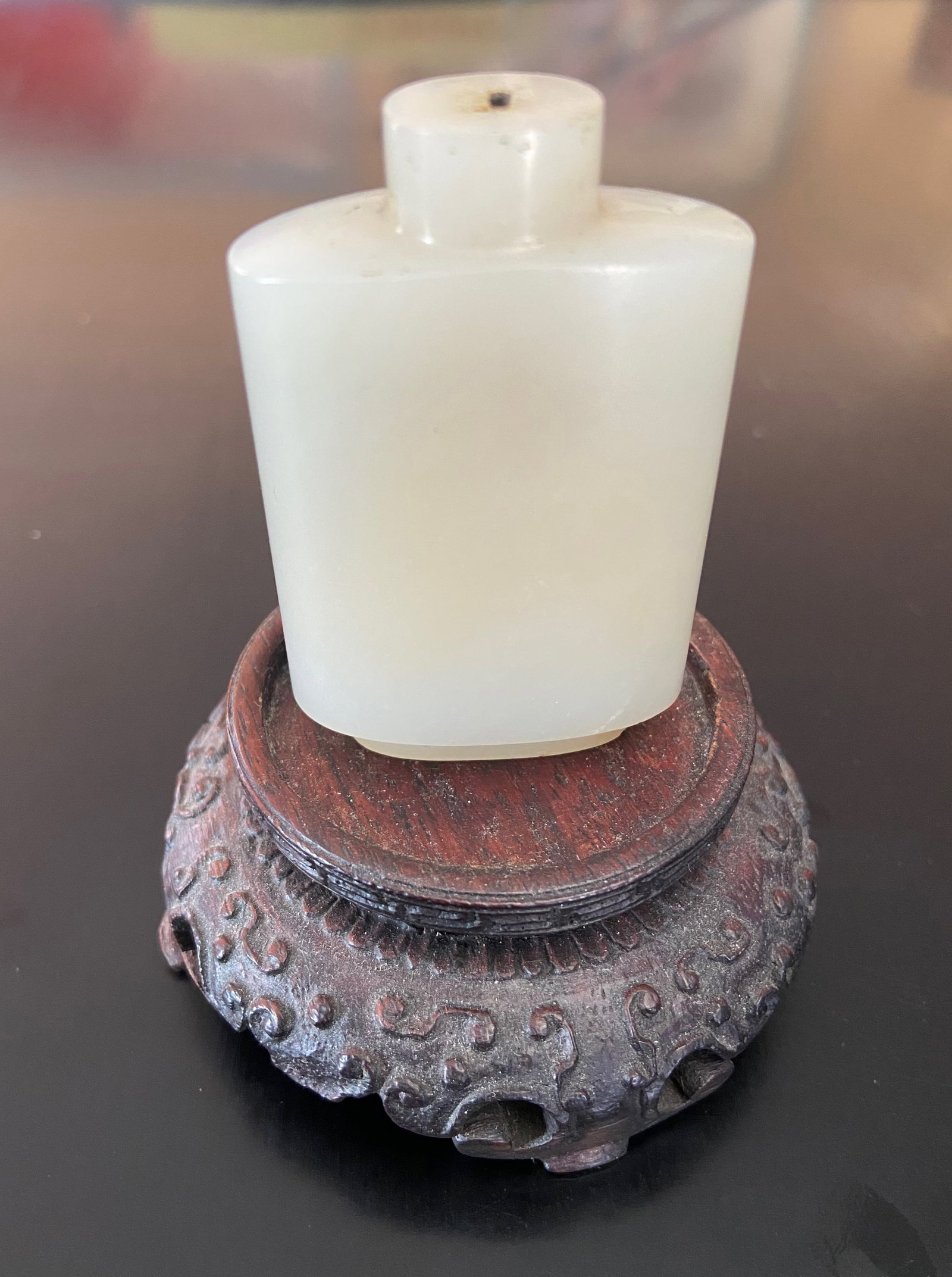 A Chinese nephrite jade snuff bottle - 12