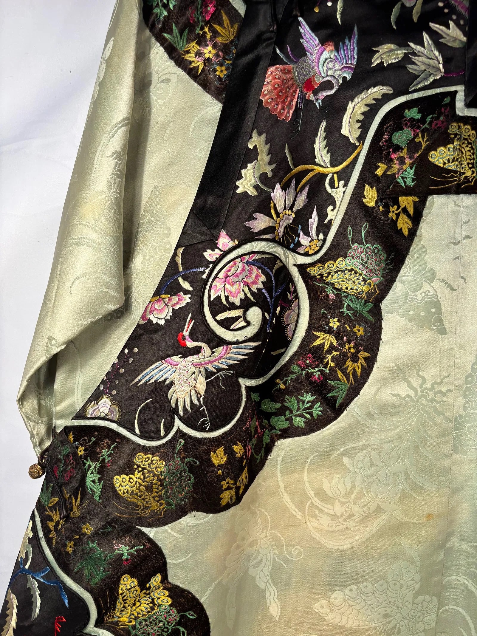 A Chinese Embroidered Silk Jacket - 11