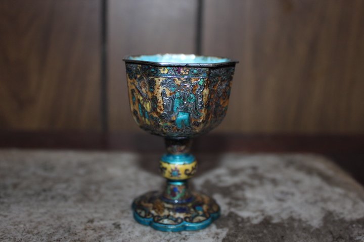 Antique Chinese silver enamal cup: height:7.5cm