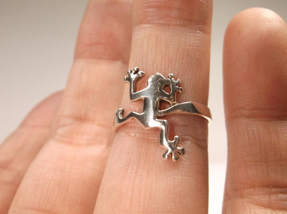 Stunning Sterling Silver Tree Frog Ring Size 9 (1 of 3)