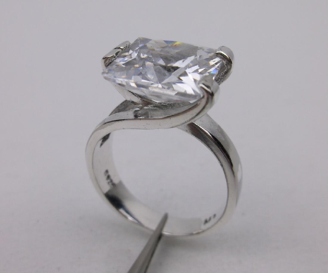 Stunning Sterling Silver Engagement Ring 8 (1 of 2)