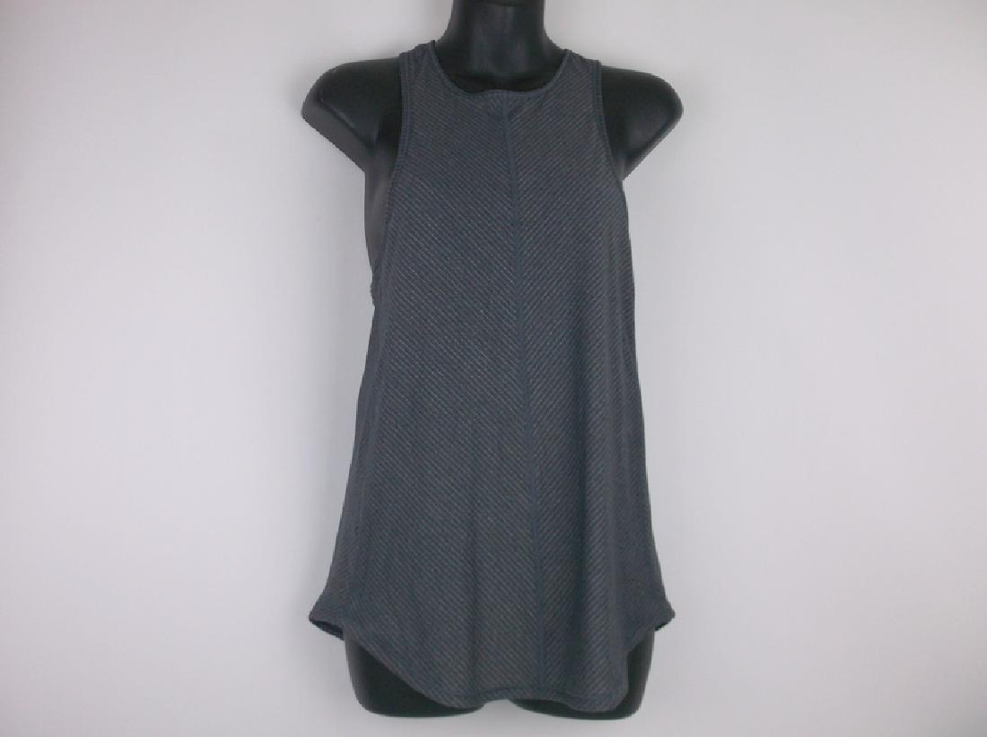 Gorgeous lululemon Athletic Shirt S (1 of 4)