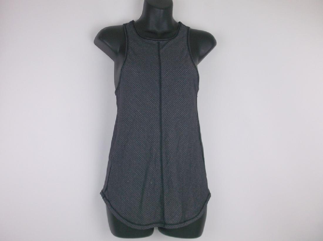 Gorgeous lululemon Athletic Shirt S (1 of 4)