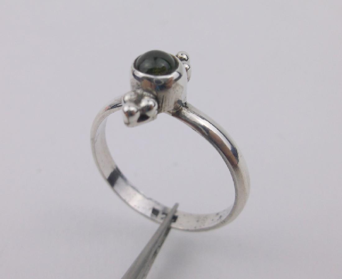 Stunning Sterling Silver Peridot Ring 5.5 (1 of 1)