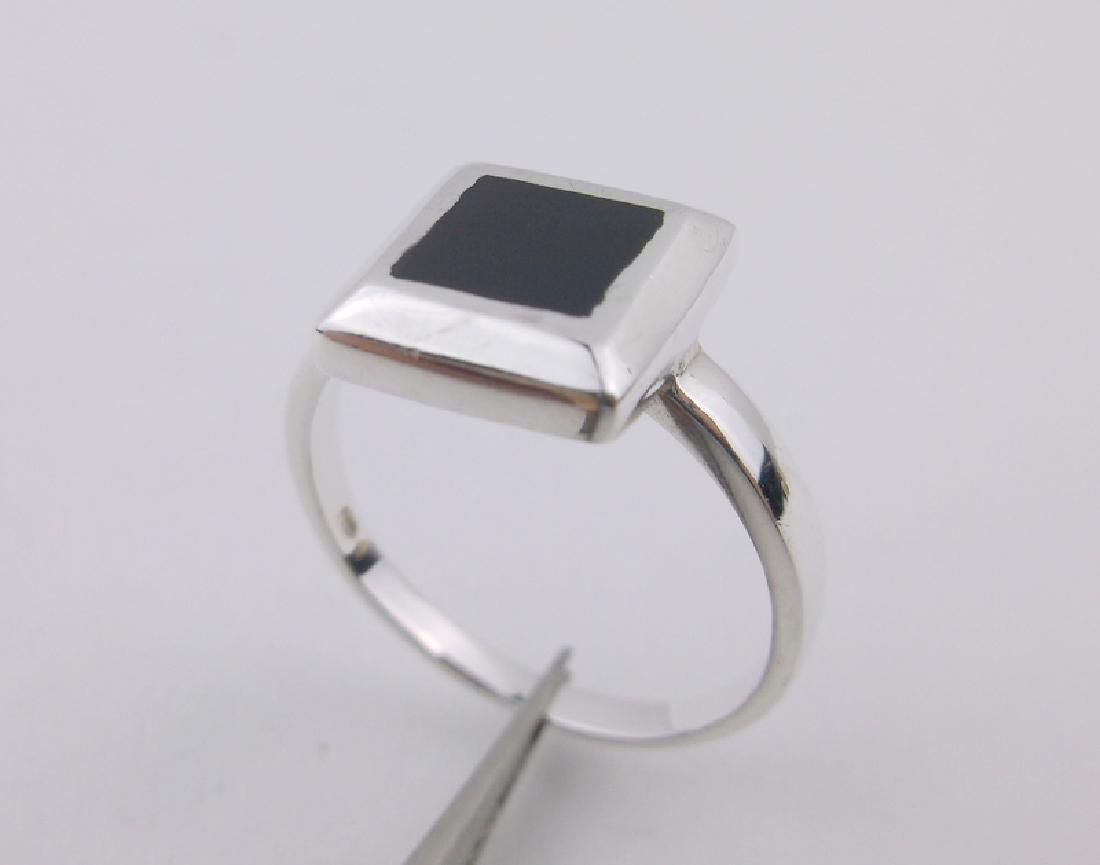 Stunning Sterling Silver Onyx Ring 8 (1 of 2)
