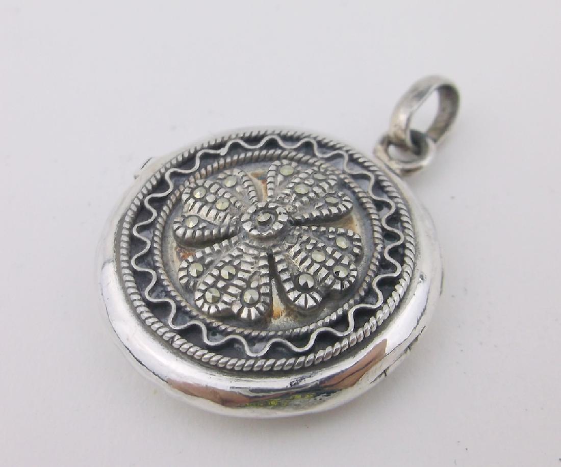 Stunning Sterling Silver Shamrock Locket Pendant: excellent condition