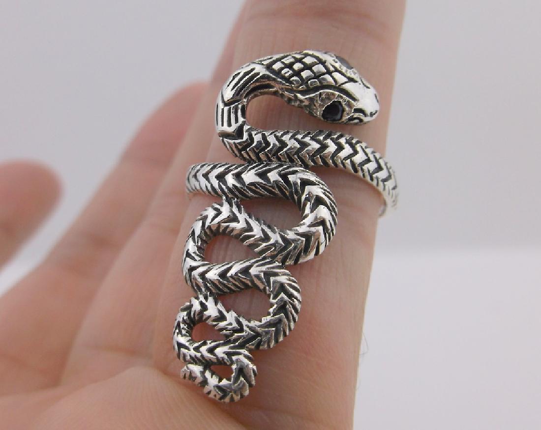 Stunning Sterling Silver Large Onyx Snake Ring 8 (1 of 2)