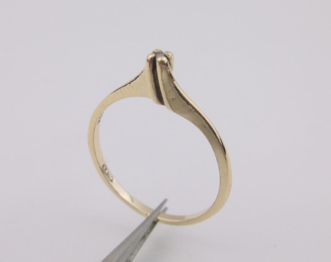 Stunning 10kt Gold Diamond Ring 6.5 (1 of 2)