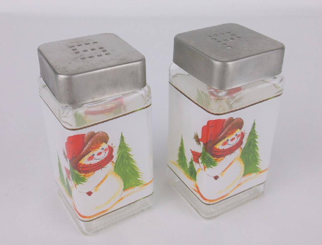 New In Box Christmas Snowman Salt & Pepper Set (1 of 1)