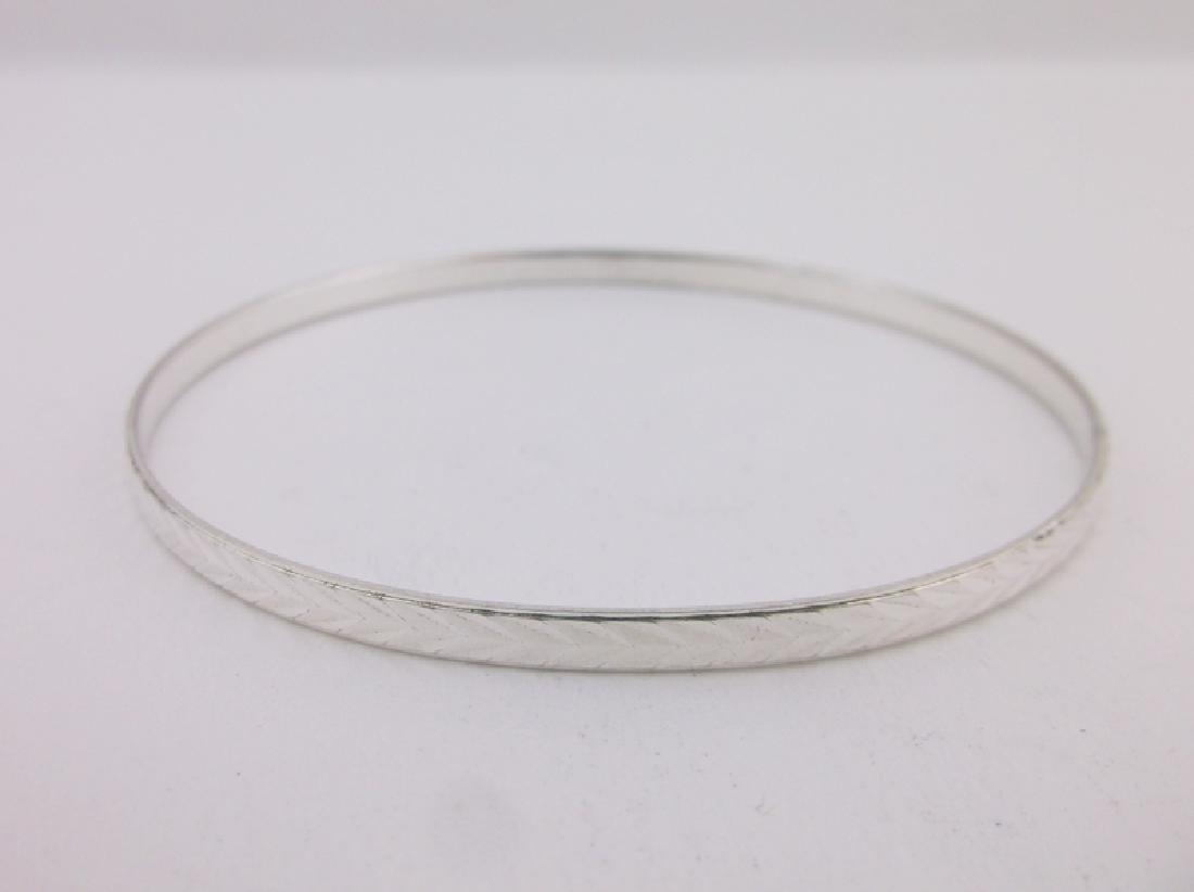 Stunning Sterling Silver Bangle Bracelet (1 of 2)