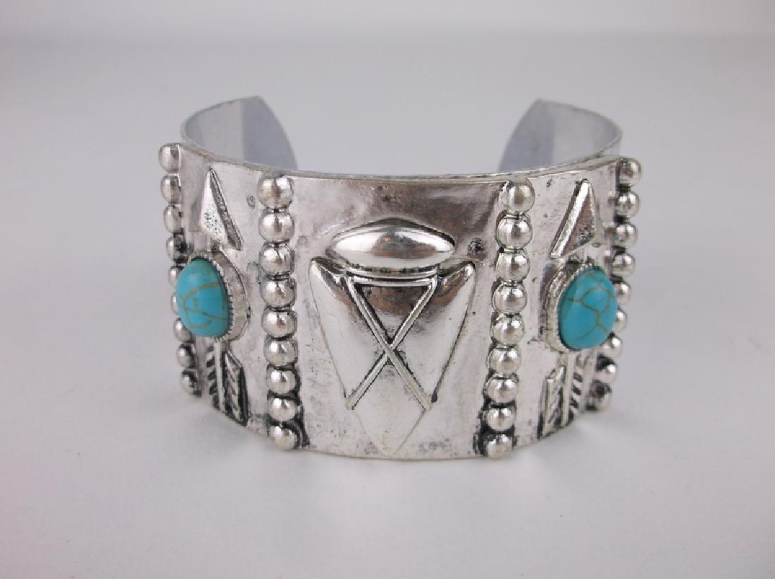 Southwestern Turquoise Arrowhead Cuff Bracelet Stunning (1 of 3)