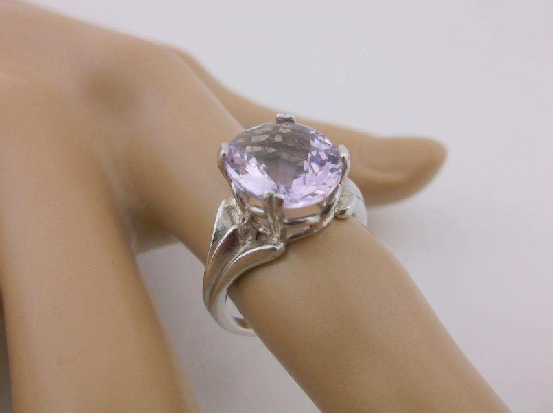 Stunning Sterling Large Pale Amethyst Ring 7 (1 of 1)