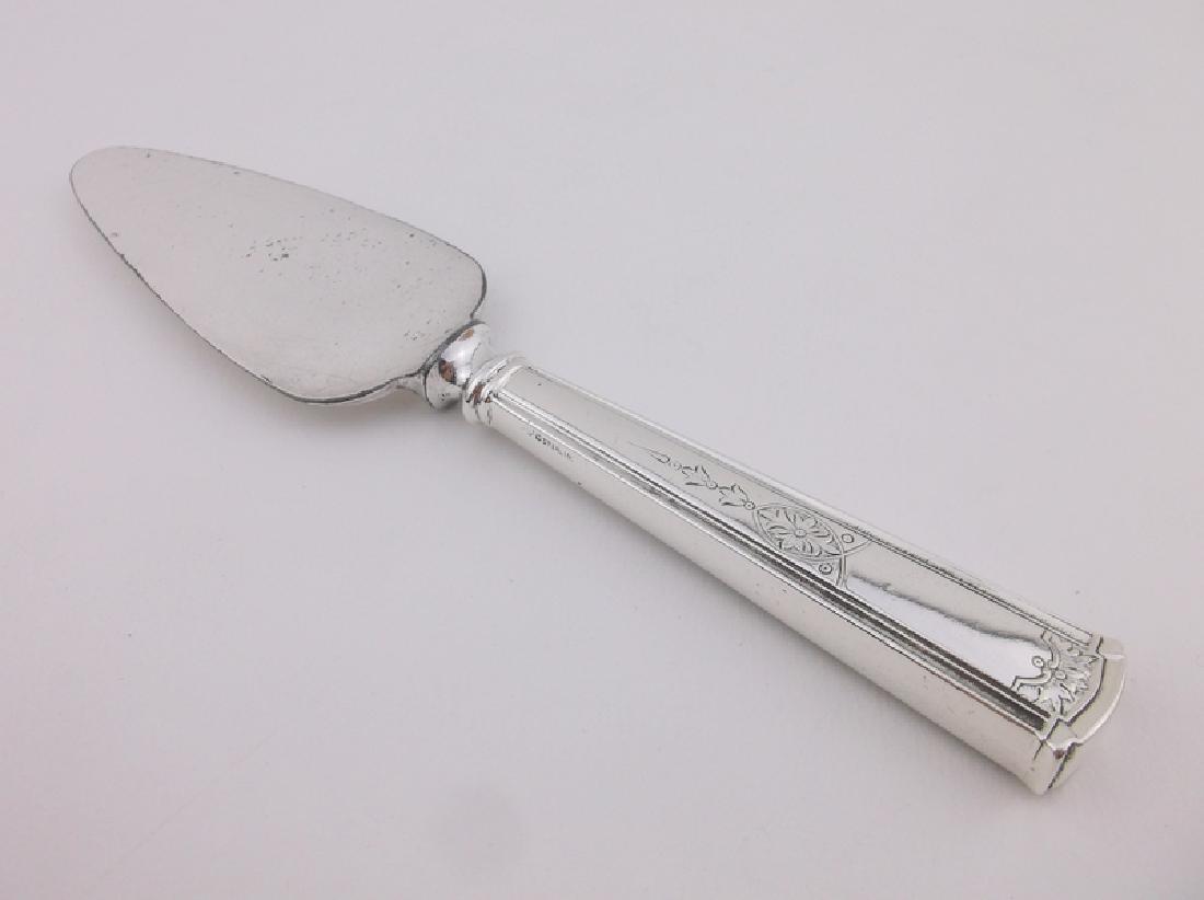 Antique Sterling Silver Cake or Pie Server (1 of 2)