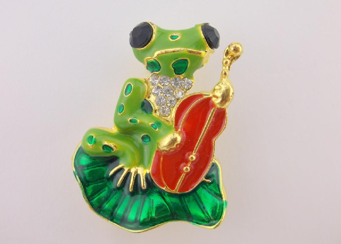 Stunning Enameled Rhinestone Frog Brooch (1 of 1)