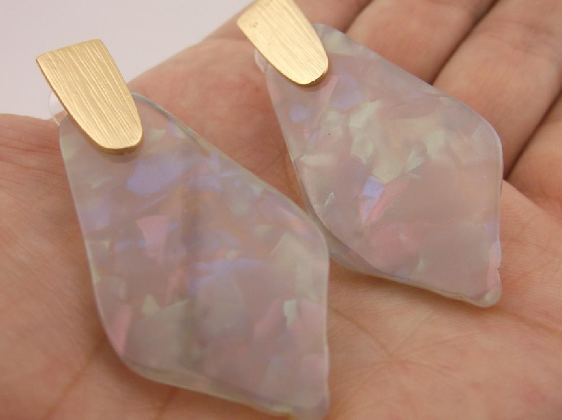 Stunning Acrylic Stud Earrings Colorful (1 of 2)