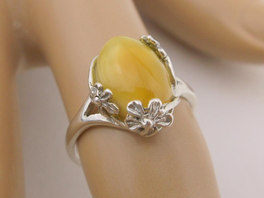 Stunning Sterling Silver Genuine Amber Ring 7.5 (1 of 2)