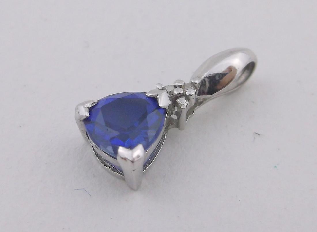 Stunning 10kt White Gold Sapphire Pendant (1 of 1)