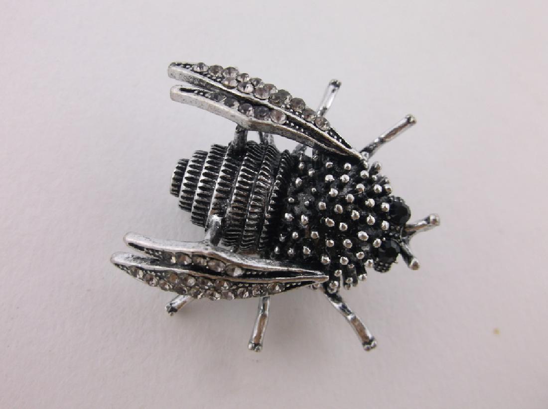 Stunning Rhinestone Bee Insect Brooch (1 of 1)