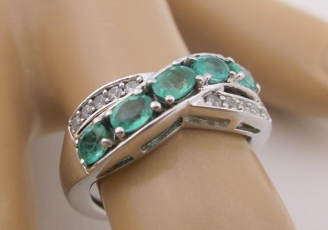 Stunning Sterling Silver Emerald Topaz Ring 7 (1 of 2)
