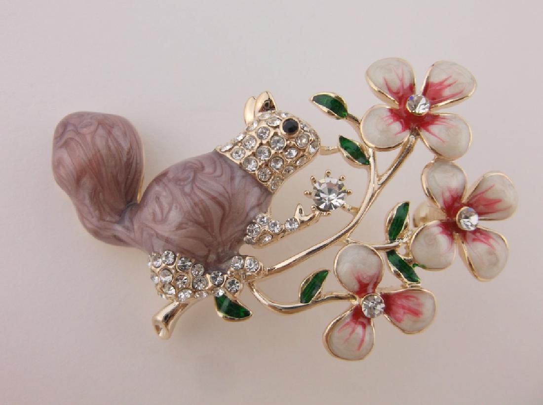 Stunning Enameled Rhinestone Squirrel Brooch Pend (1 of 1)
