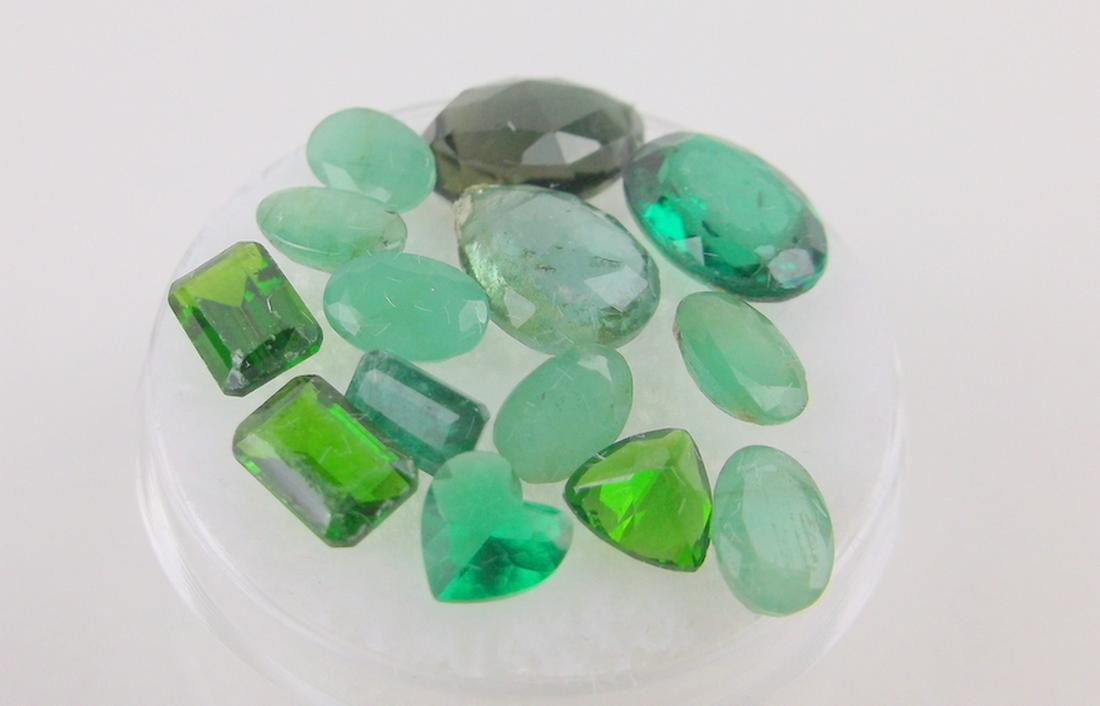 Stunning 11.5ct Genuine Emerald Gemstones (1 of 2)