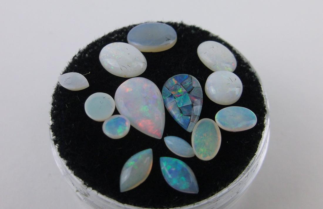 Stunning 6ct Genuine Opal Gemstones (1 of 2)