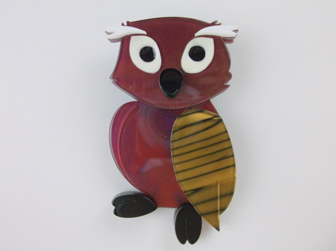 Stunning 3D lucite Owl Brooch (1 of 1)