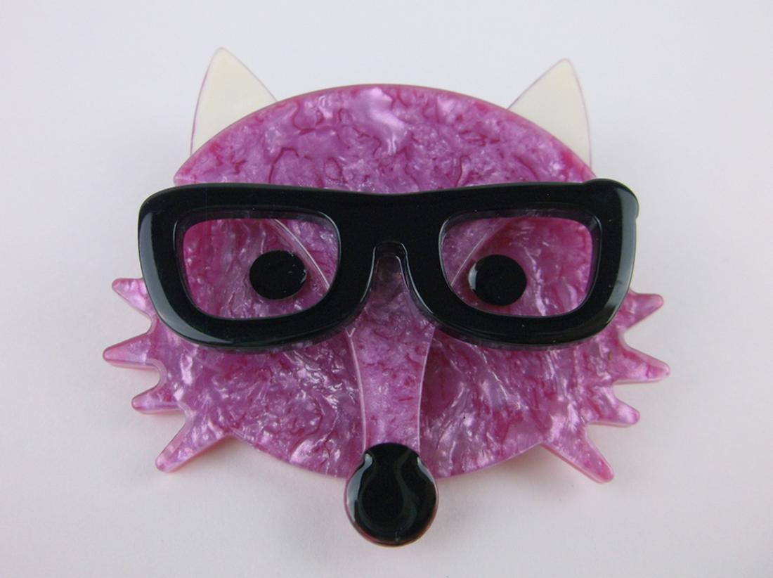 Stunning 3D Lucite Smart Fox Brooch (1 of 1)