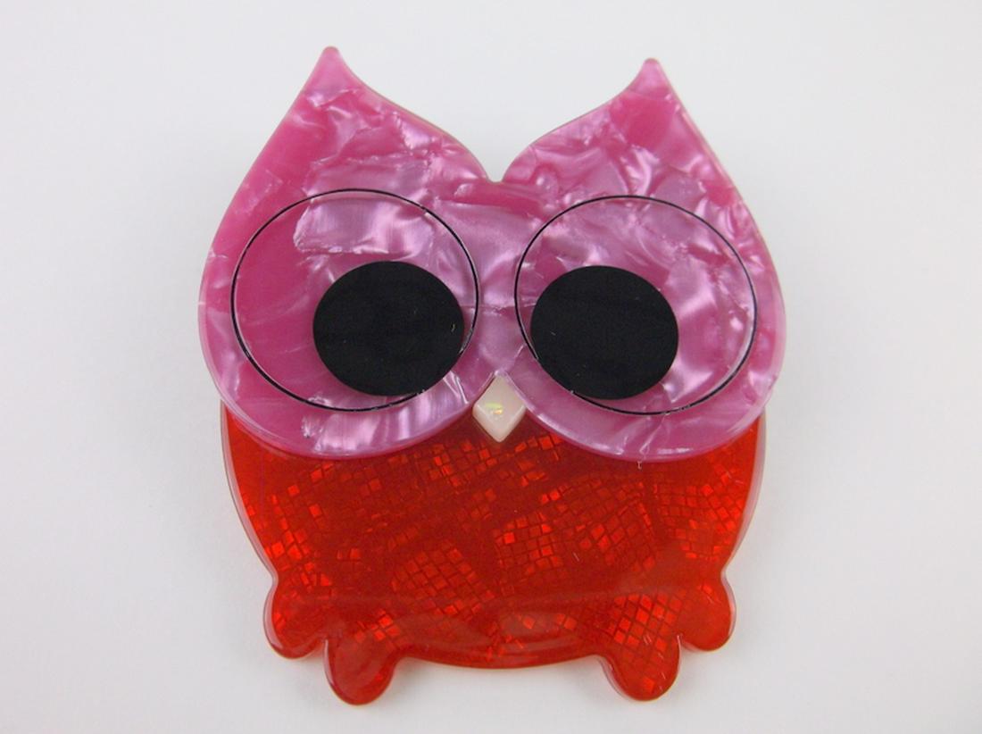 Stunning Lucite Owl Brooch 3D (1 of 1)