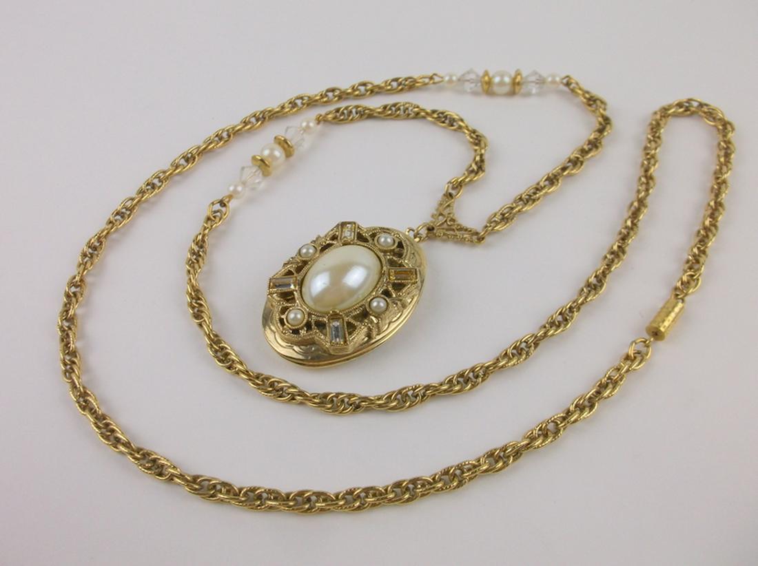 Stunning Vintage Rhinestone Locket Necklace 30": excellent condition
