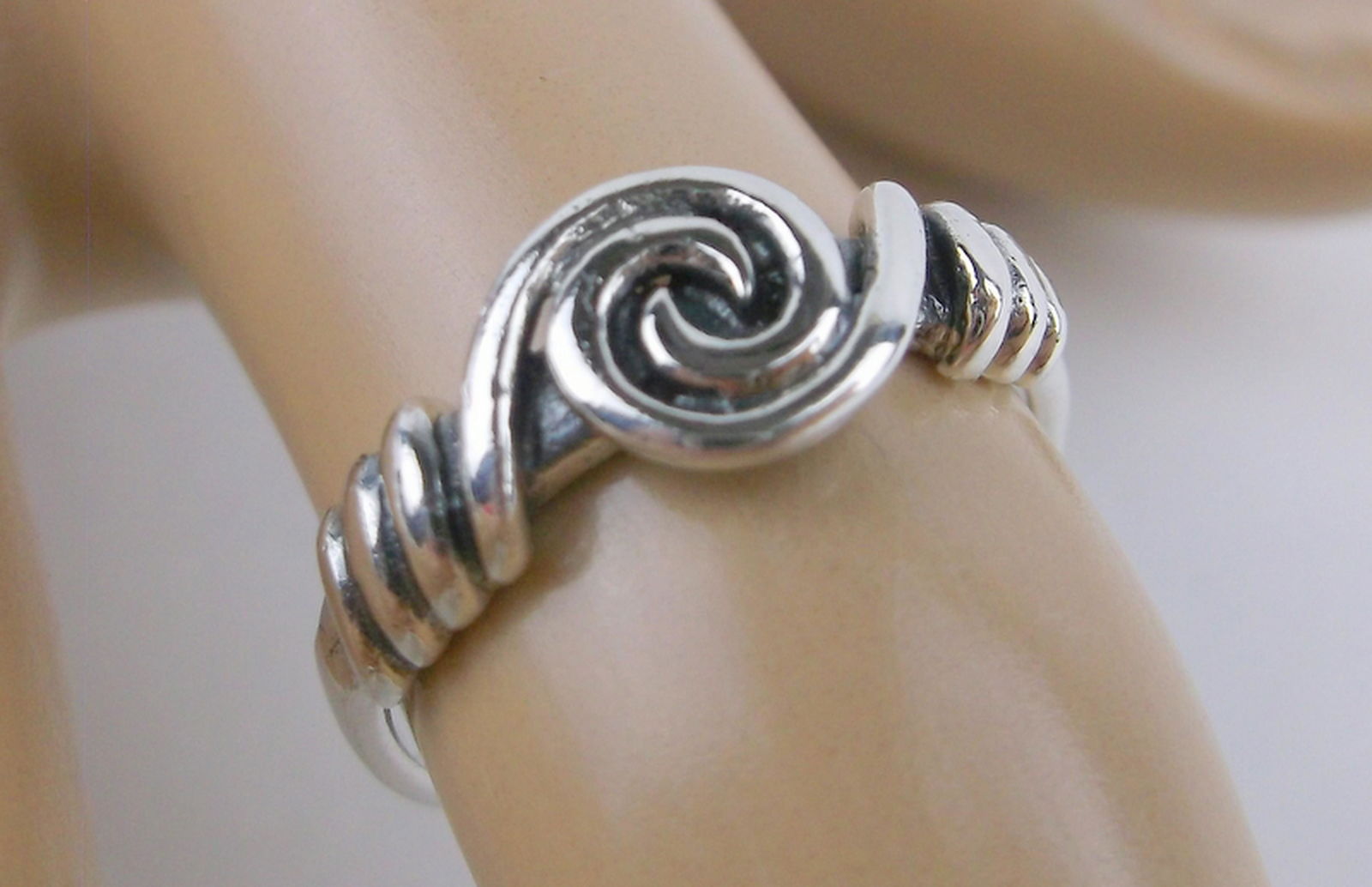 New Sterling Silver Ocean Waves Ring 6 (1 of 1)