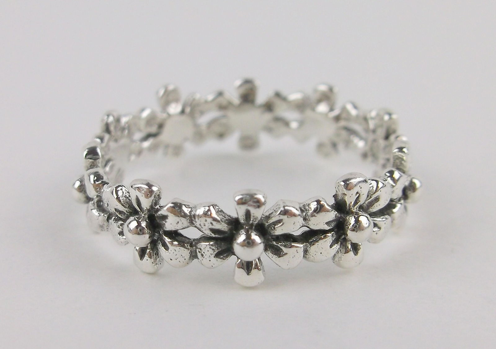 New Sterling Silver Flower Surround Ring 8.5 (1 of 1)