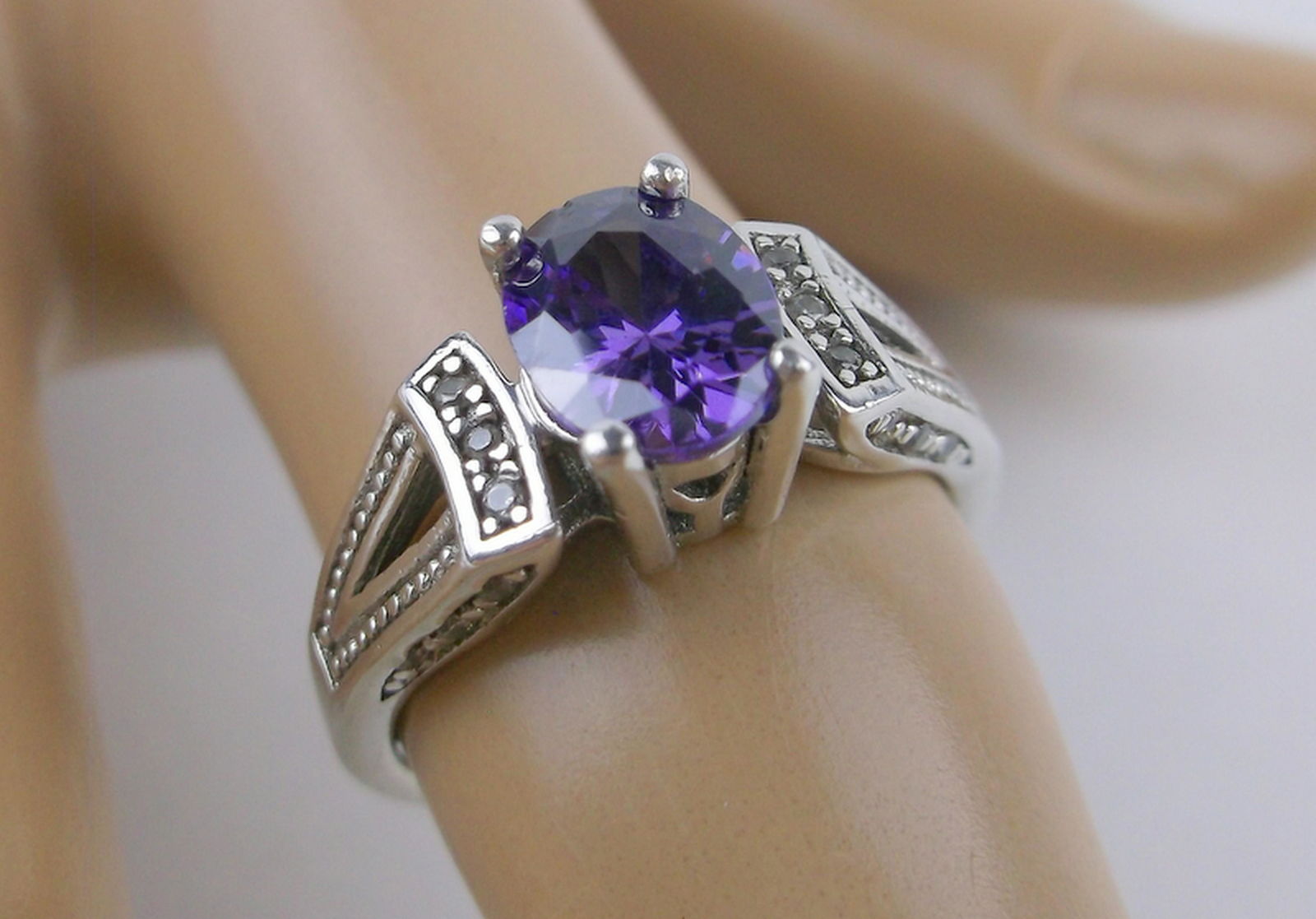 Stunning Sterling Silver Purple Stone Ring 5 (1 of 1)