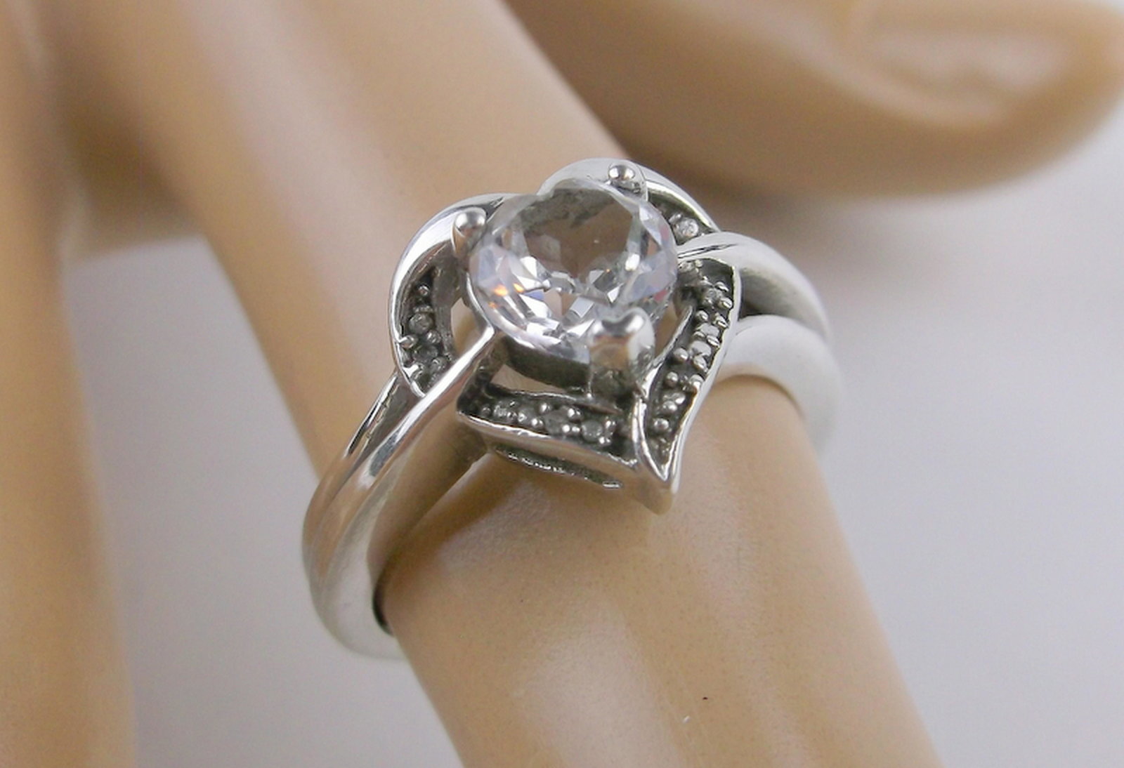 Stunning Sterling Silver 1ct White Topaz Diamond Ring 5 (1 of 1)
