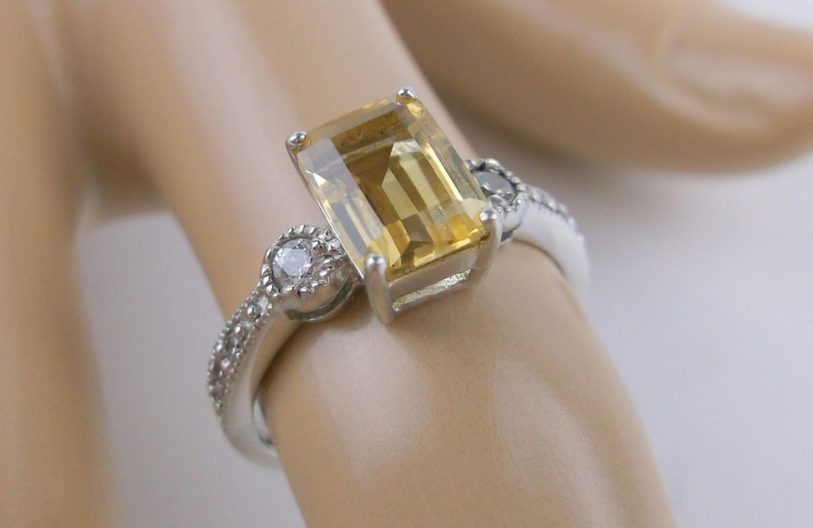 Stunning Sterling Silver 1.5ct Genuine Citrine Ring 6 (1 of 2)