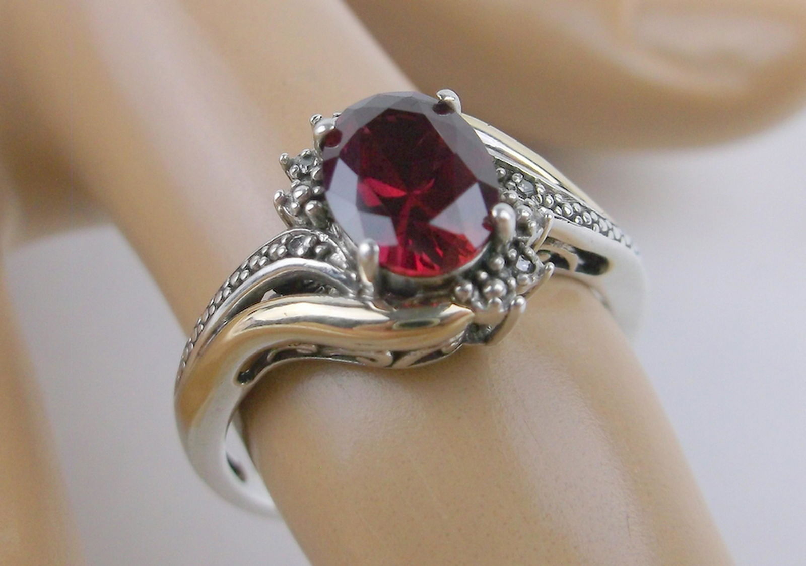 Stunning Sterling 10kt Gold 2ct Ruby Diamond Ring 7 (1 of 3)