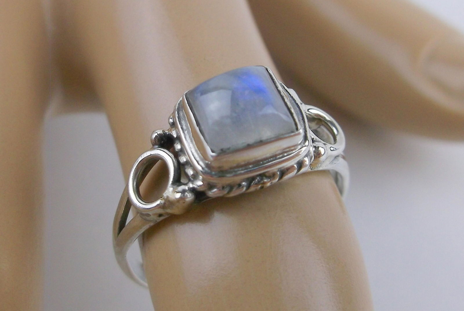 New Sterling Silver Genuine Moonstone Ring 7 (1 of 1)