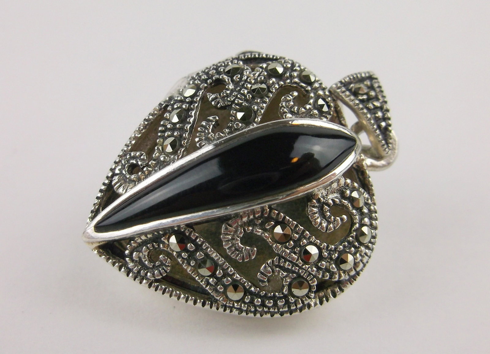 Stunning Heavy Sterling Silver Onyx Locket Pendant: Guaranteed Solid 925 Sterling Silver, in Excellent Condition
