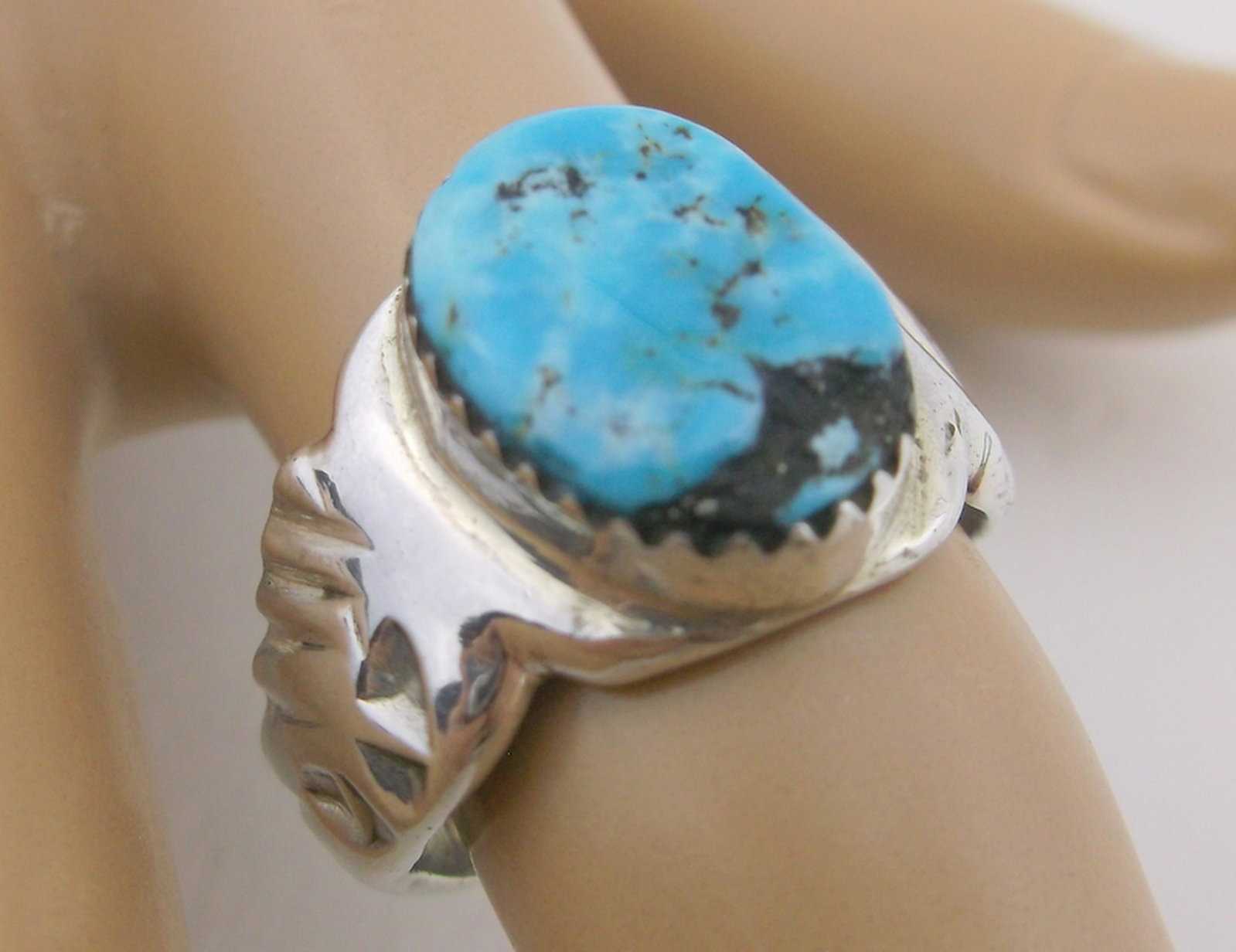 Peter Reeder Navajo Sterling Turquoise Ring 7.5 Heavy: Handmade Genuine Navajo, Solid Sterling Silver, in Like New Condition