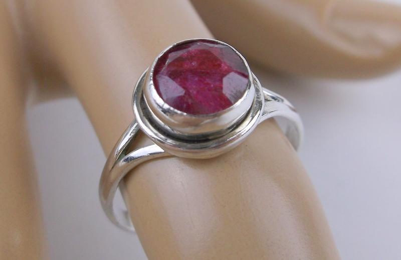 New Sterling Silver 2ct Genuine Ruby Ring 8 (1 of 1)