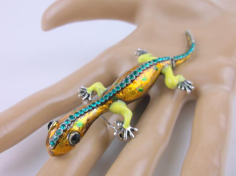 Stunning Enameled Rhinestone Lizard Brooch (1 of 1)