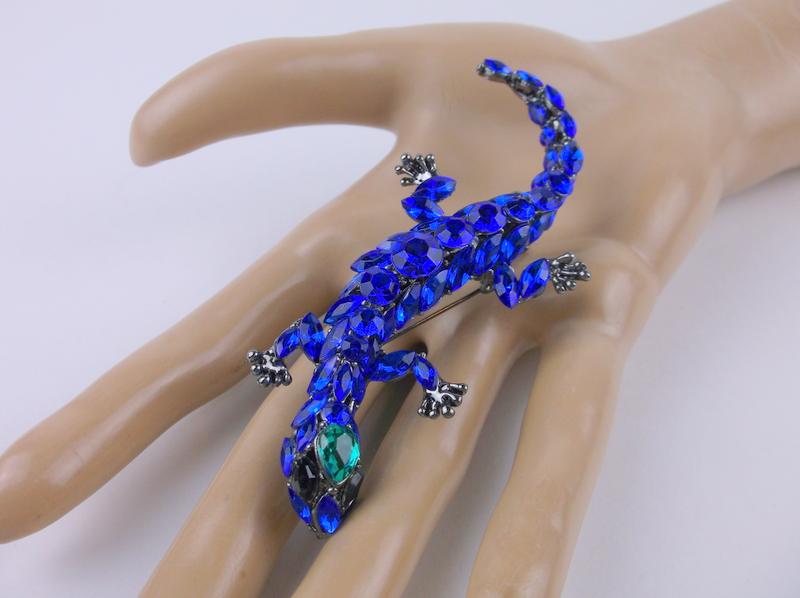 Incredible Huge Rhinestone Lizard Brooch (1 of 2)